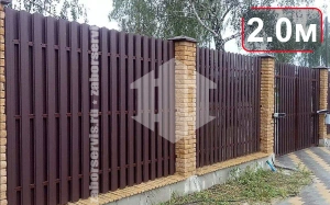Забор из евроштакетника 2 метра высотой